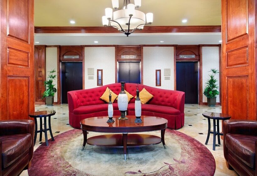 בית מלון כפרי Holiday Inn Express Dallas Medical Market Center