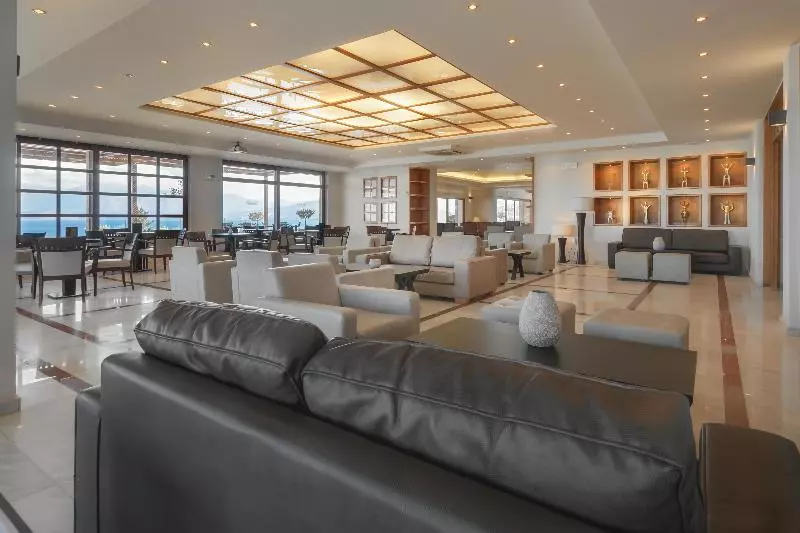 בית מלון כפרי Miramare Resort & Spa