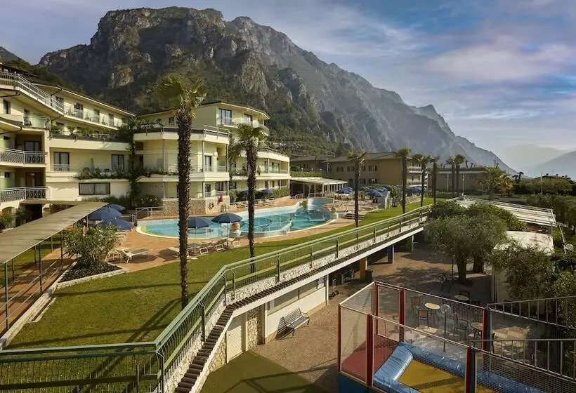 Отель Royal Village