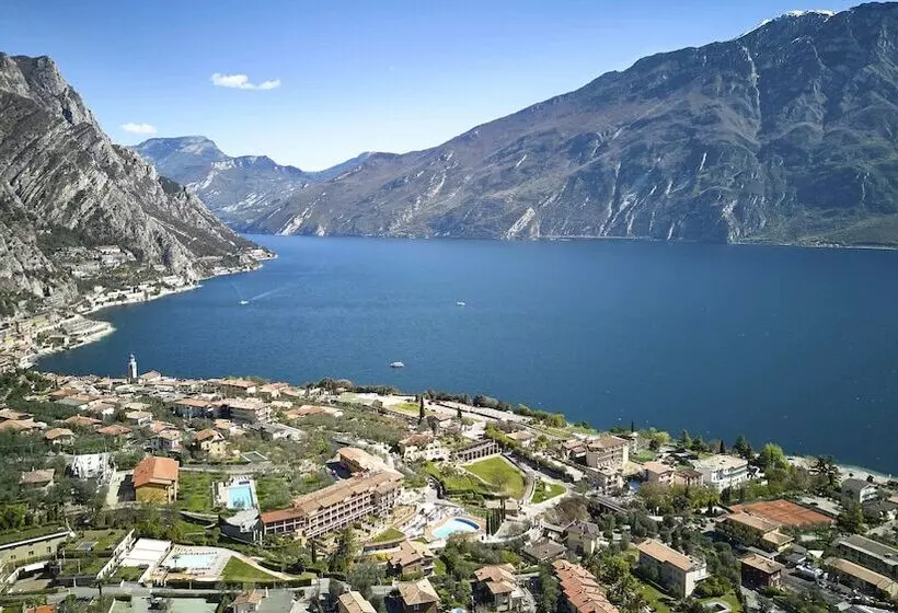 Отель Royal Village