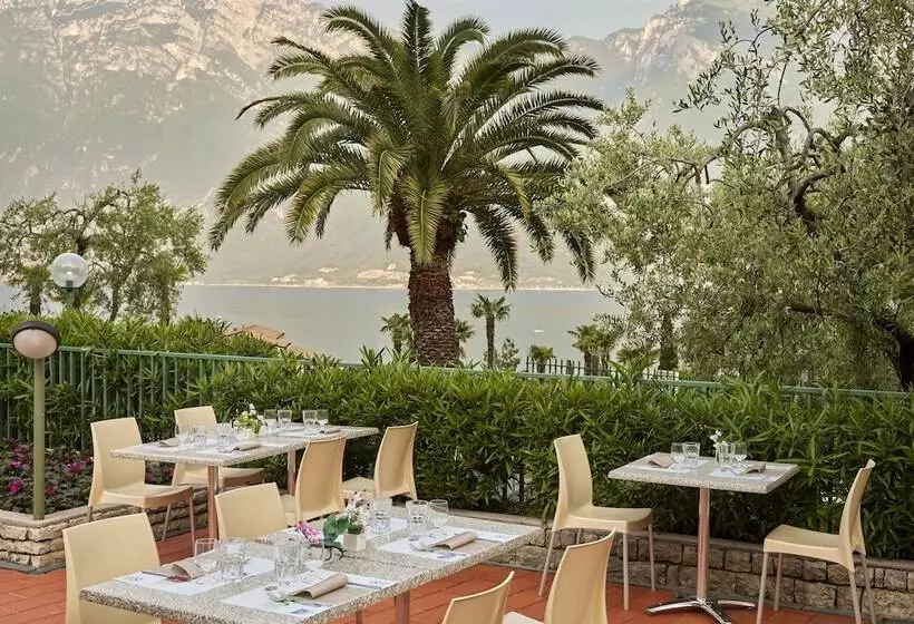 Отель Royal Village