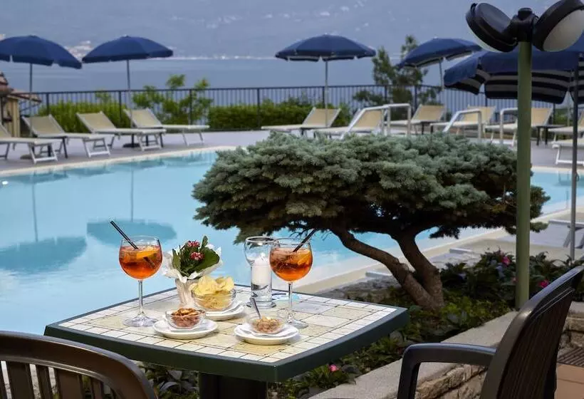 Отель Royal Village