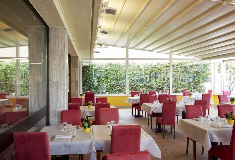 בית מלון כפרי Royal Village