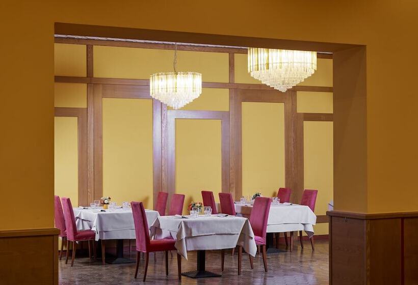 בית מלון כפרי Royal Village