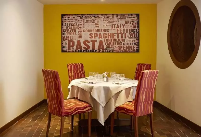 Отель Royal Village