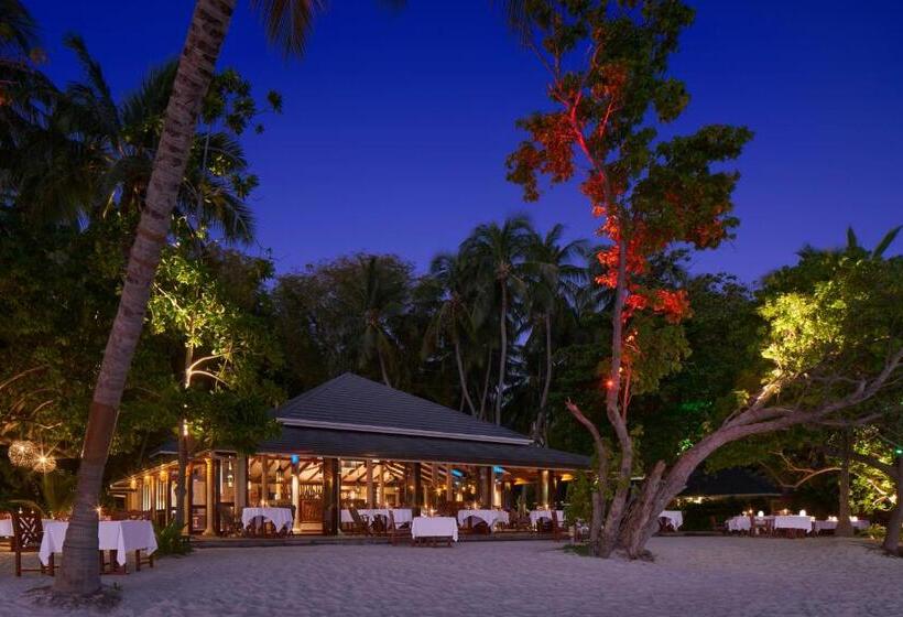 Royal Island Resort & Spa