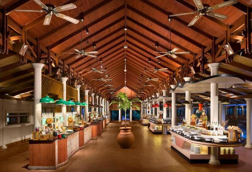 Royal Island Resort & Spa