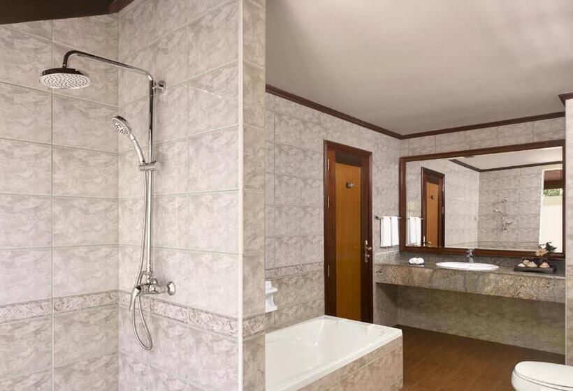 Royal Island Resort & Spa