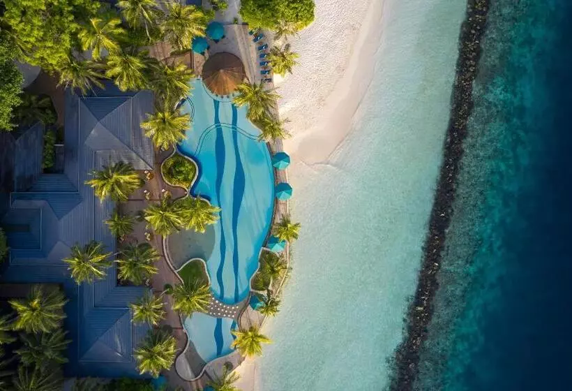 Royal Island Resort & Spa