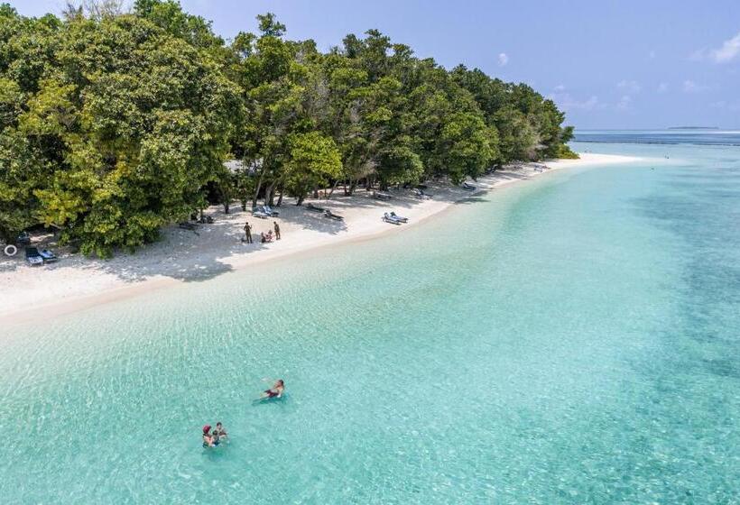 Royal Island Resort & Spa