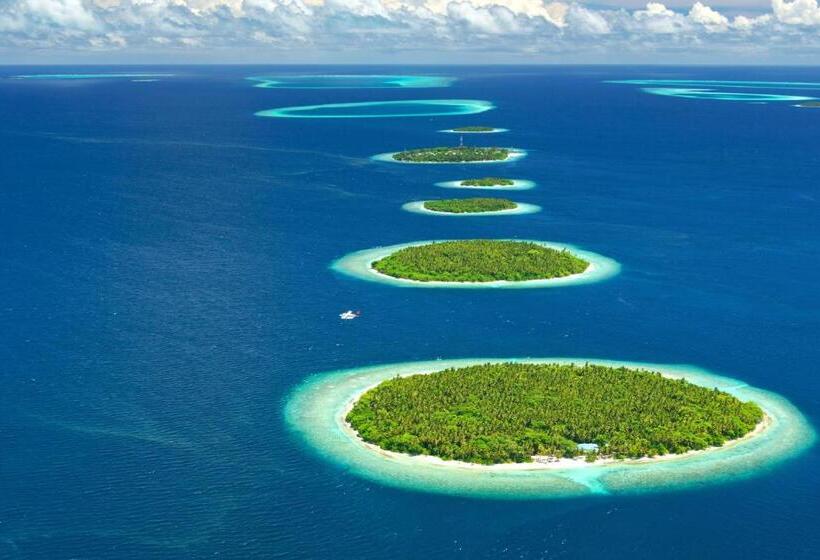 Royal Island Resort & Spa