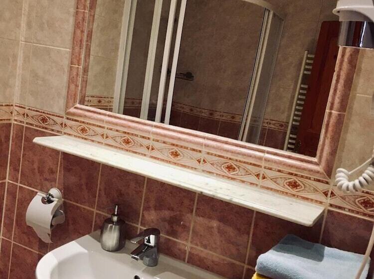 هتل Pension & Restaurant Atmosfera