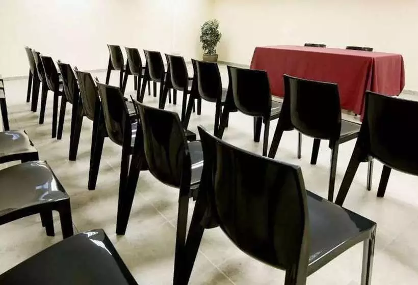 Отель Ciutat De Sant Adria