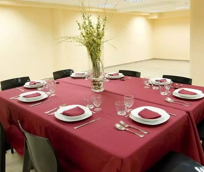 Отель Ciutat De Sant Adria