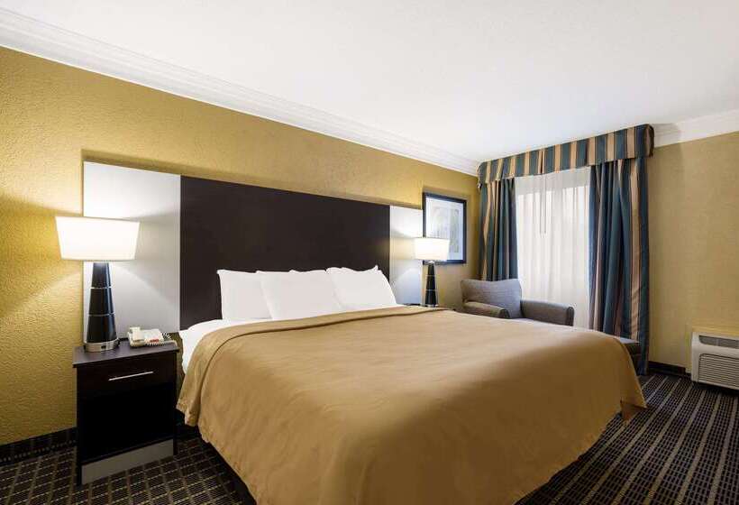 ホテル Quality Inn And Suites Fairgrounds   Syracuse
