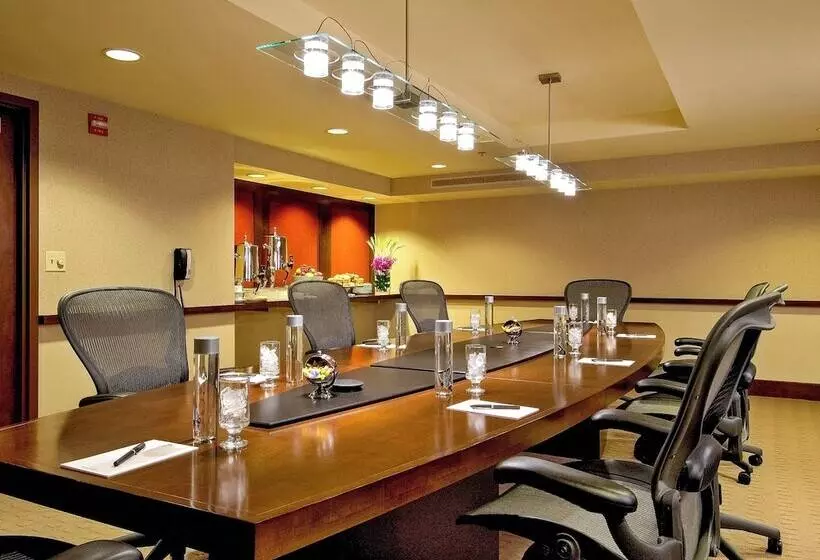 هتل Crowne Plaza   Chicago West Loop, An Ihg