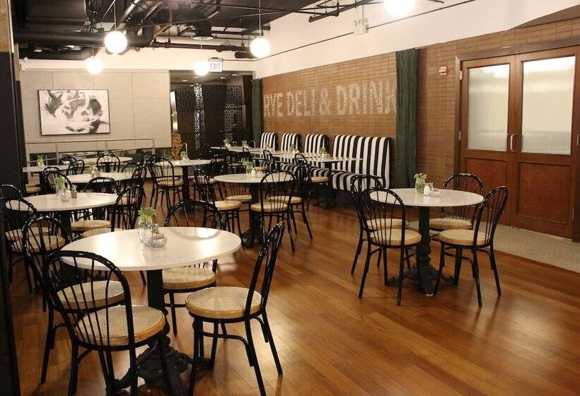 בית מלון כפרי Crowne Plaza   Chicago West Loop, An Ihg