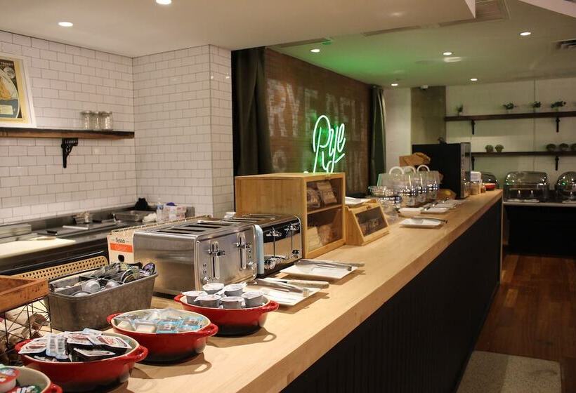 בית מלון כפרי Crowne Plaza   Chicago West Loop, An Ihg