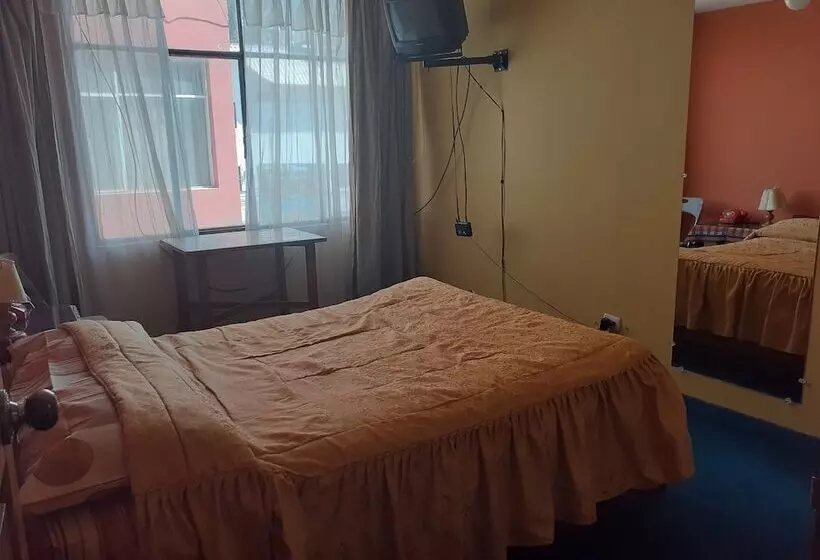 ホテル Embajador Puno