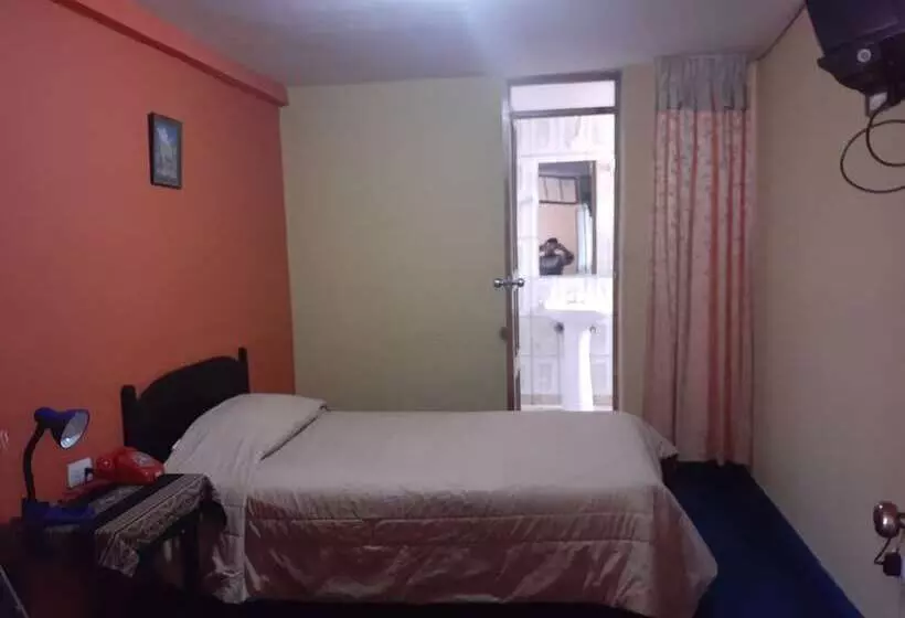 ホテル Embajador Puno