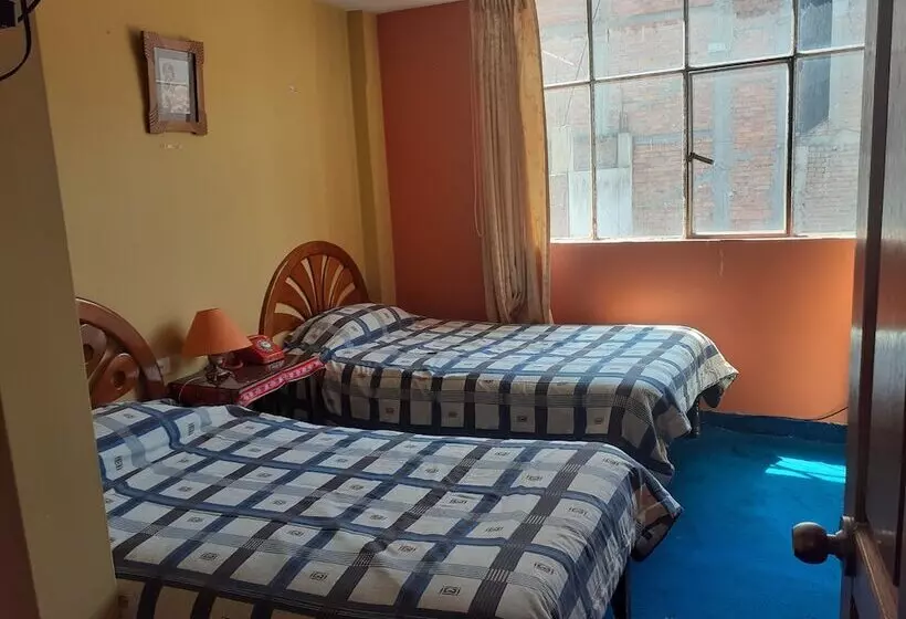 ホテル Embajador Puno