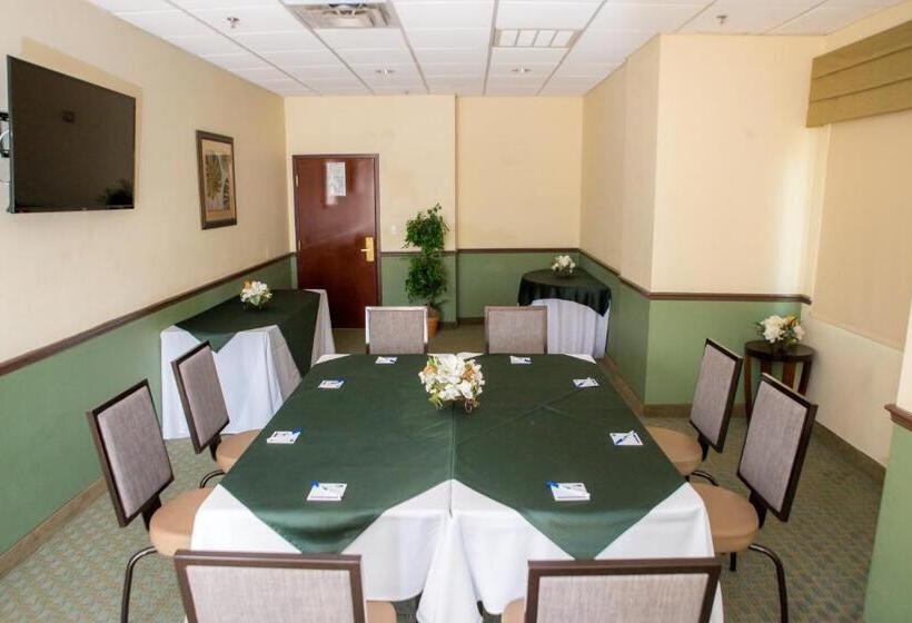 ホテル Holiday Inn Express & Suites Cocoa, An Ihg