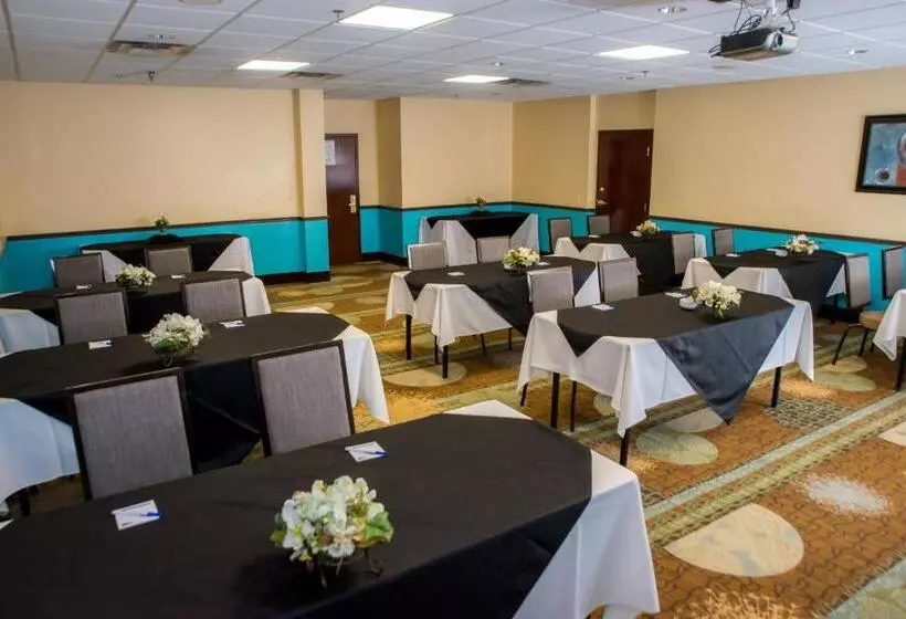 ホテル Holiday Inn Express & Suites Cocoa, An Ihg