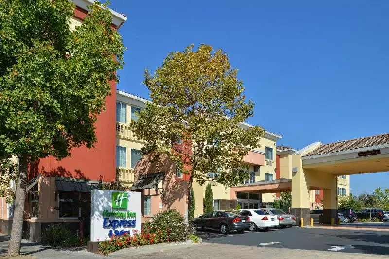 酒店 Holiday Inn Express Berkeley, An Ihg