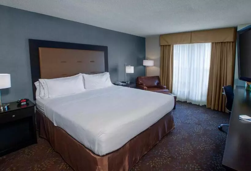 هتل Holiday Inn Express & Suites Buffalo Airport, An Ihg