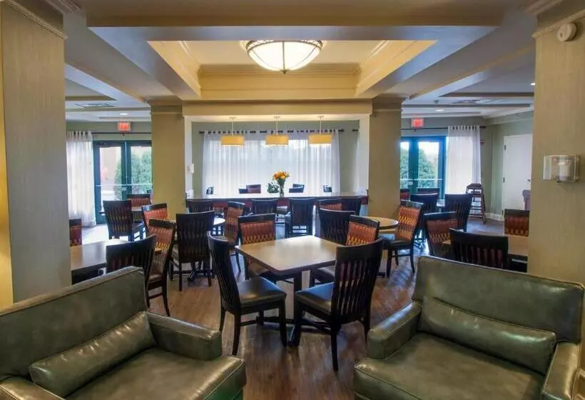 هتل Holiday Inn Express & Suites Buffalo Airport, An Ihg