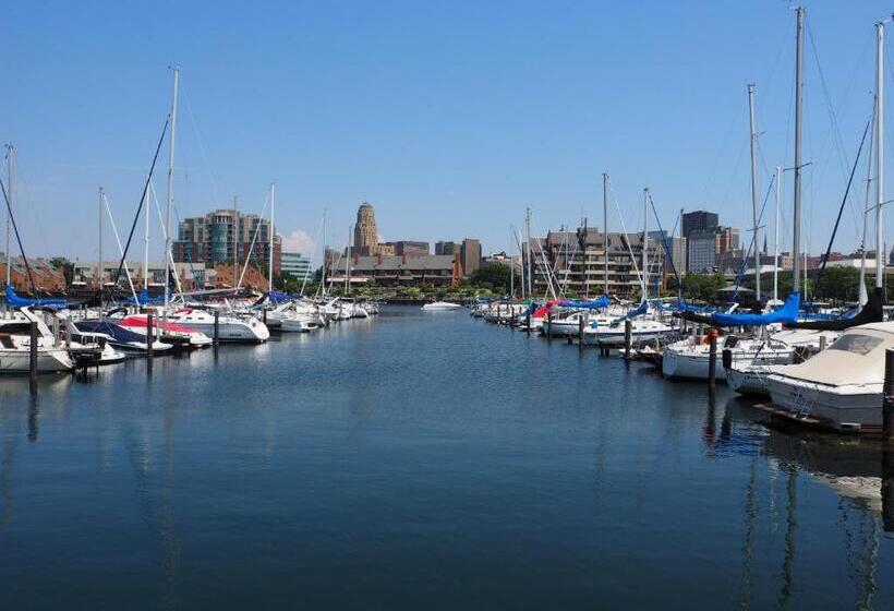 ホテル Holiday Inn Express & Suites Buffalo Airport, An Ihg