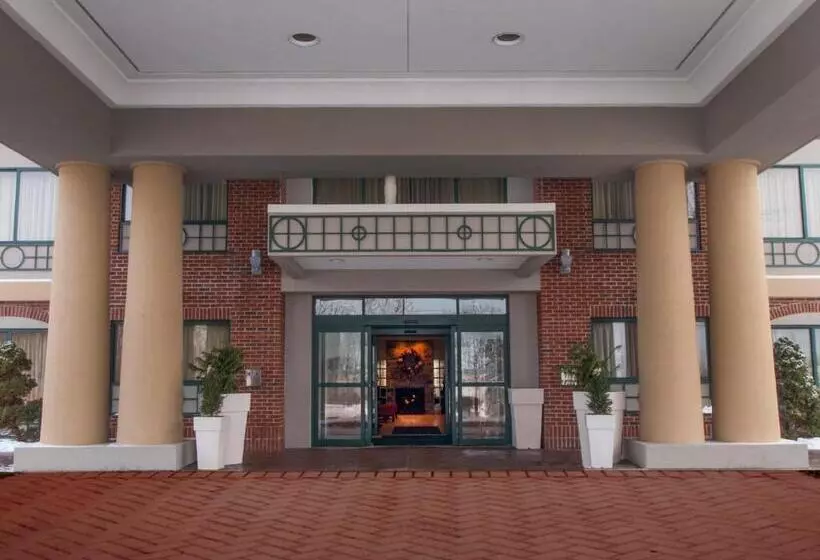 هتل Holiday Inn Express & Suites Buffalo Airport, An Ihg