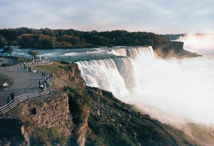 ホテル Holiday Inn Express & Suites Buffalo Airport, An Ihg