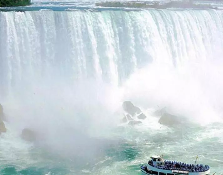 هتل Holiday Inn Express & Suites Buffalo Airport, An Ihg