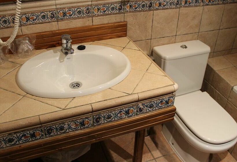 فندق Hospedería Castillo del Papa Luna