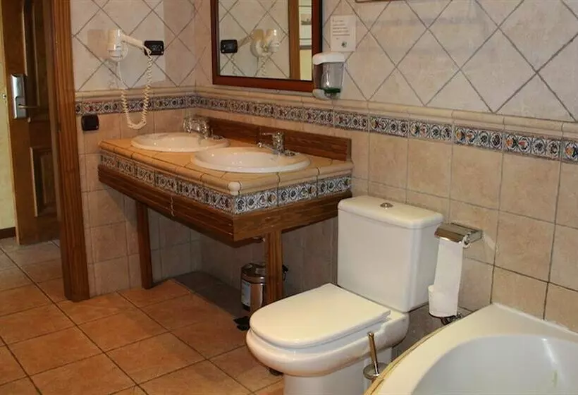 Отель Hospedería Castillo del Papa Luna