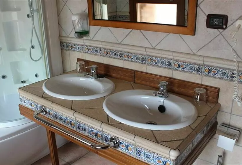 Отель Hospedería Castillo del Papa Luna