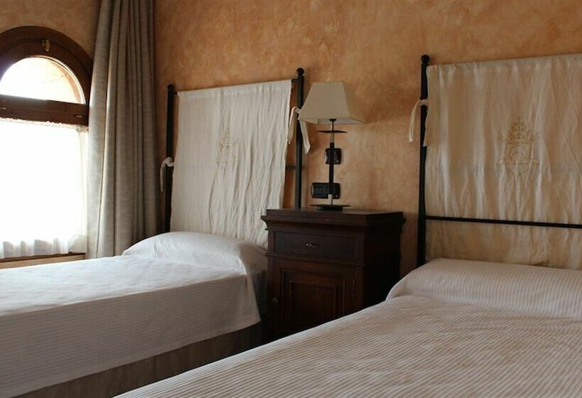 فندق Hospedería Castillo del Papa Luna