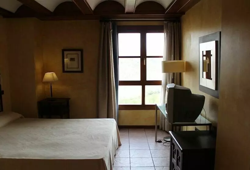 Отель Hospedería Castillo del Papa Luna