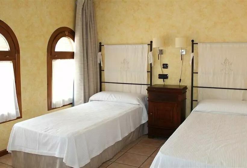 Отель Hospedería Castillo del Papa Luna