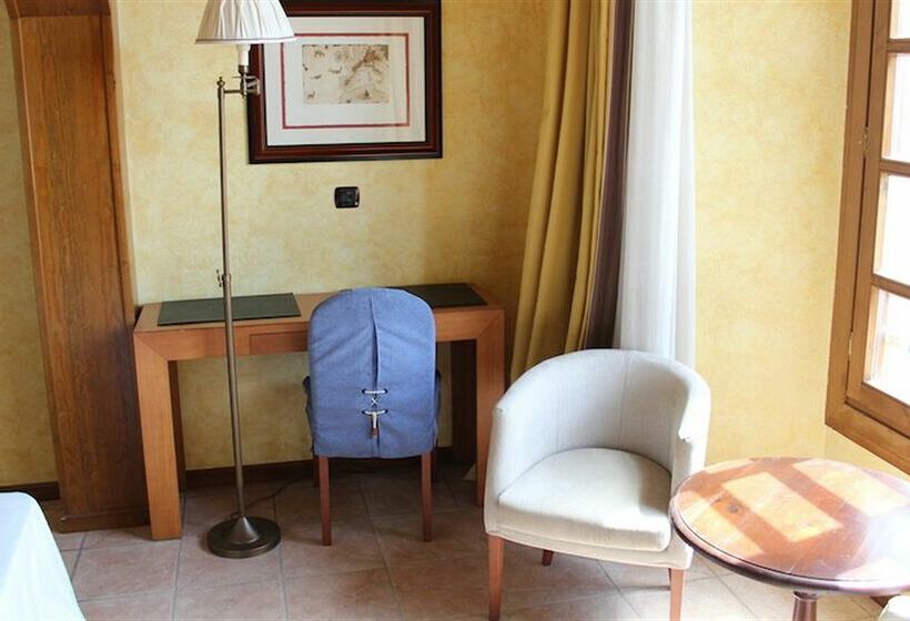 فندق Hospedería Castillo del Papa Luna