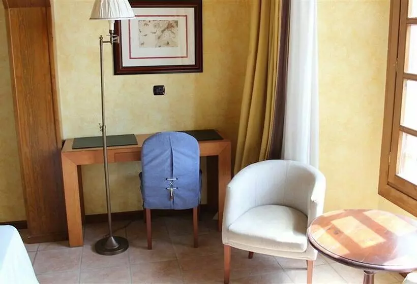 Отель Hospedería Castillo del Papa Luna