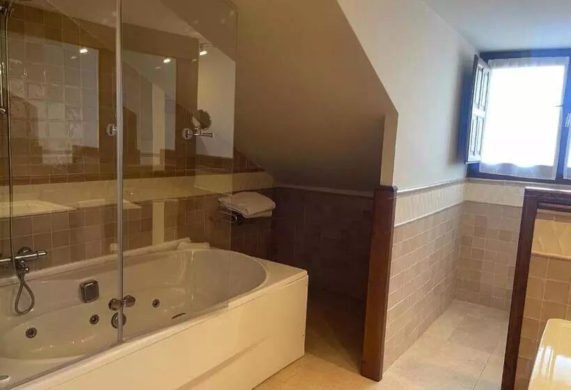 Hosteria De Torazo Nature Hotel & Spa