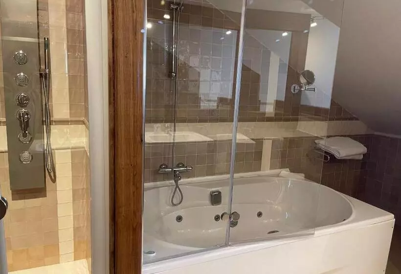 Hosteria De Torazo Nature Hotel & Spa