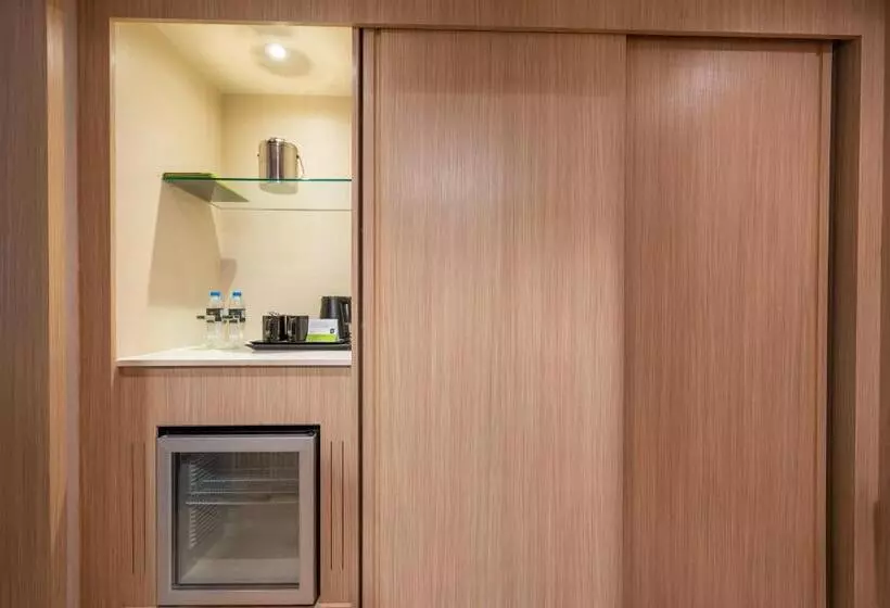 هتل La Quinta By Wyndham Dubai Jumeirah