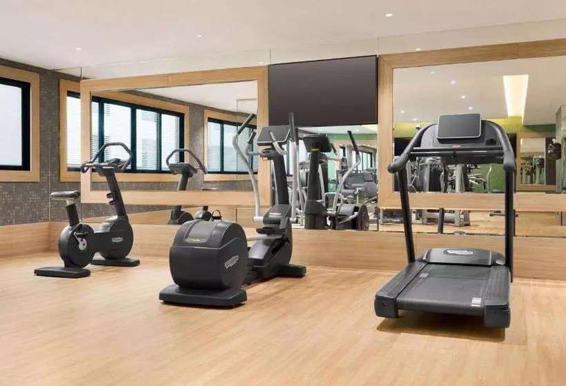 هتل La Quinta By Wyndham Dubai Jumeirah