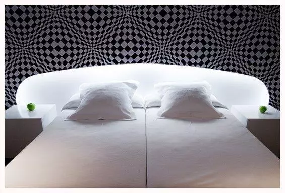 Hotel Room Mate Mario