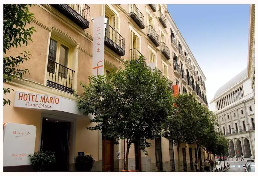 Hotel Room Mate Mario