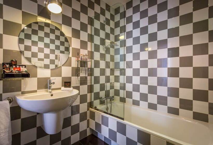 هتل Room Mate Mario