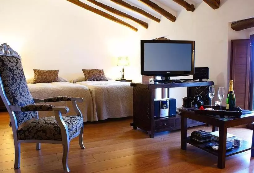 Сельский отель Cases Noves   Boutique Accommodation   Adults Only